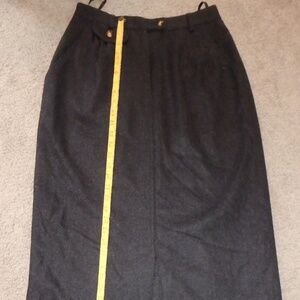 Orvis fully lined carded wool skirt